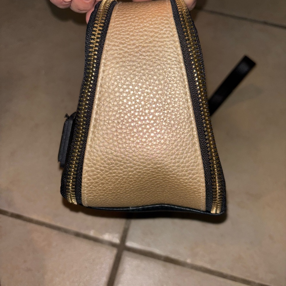 Versace Perfume Cosmetic
Bag/Wristlet - Picture 6 of 8